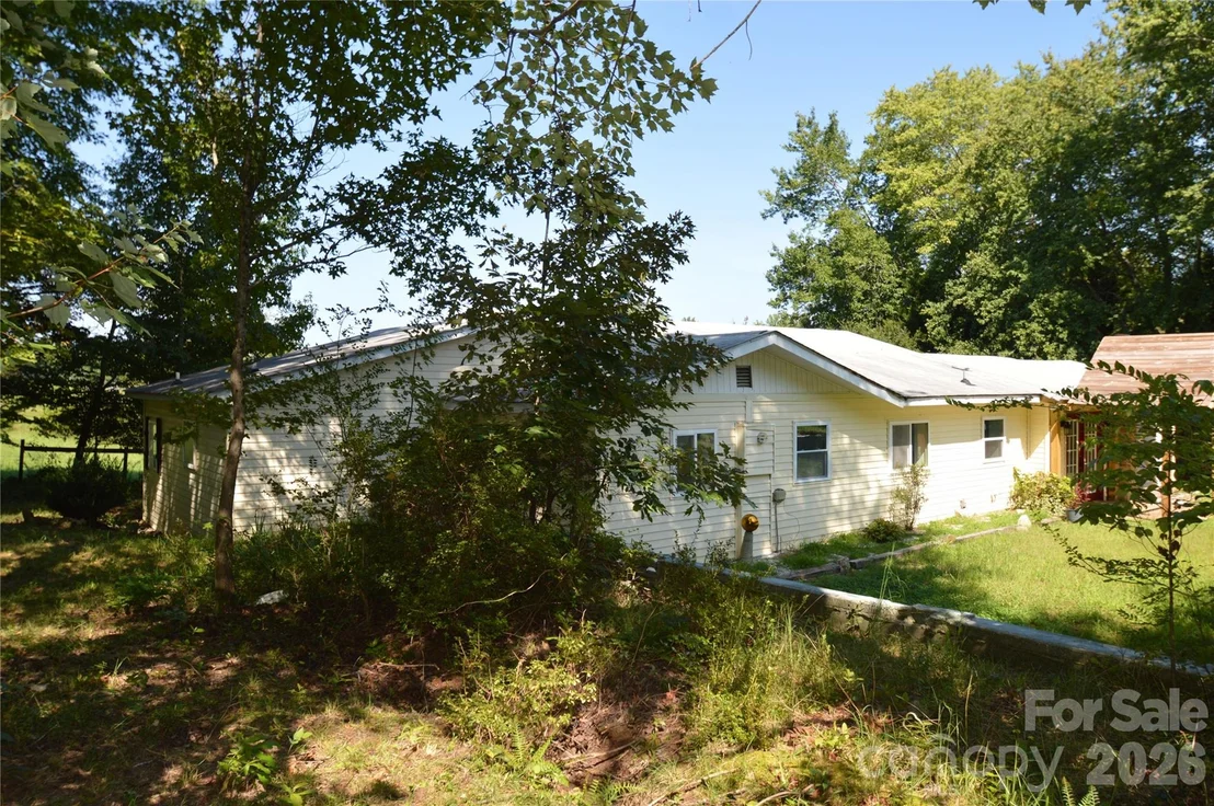 Photo of 1183 Sandy Plains Road