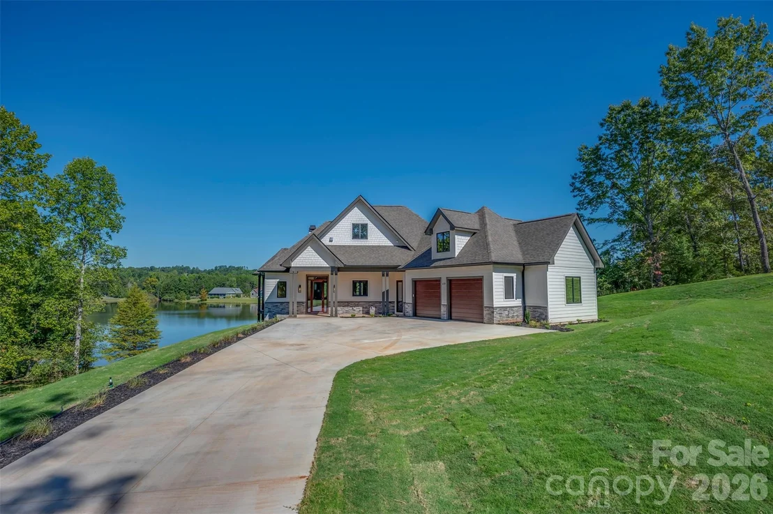Photo of 438 Mapleton Lane