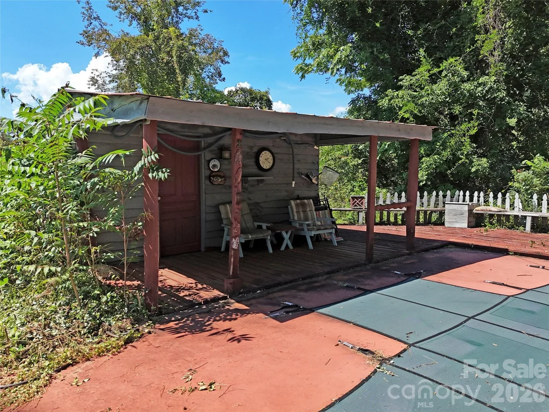 Photo of 2125 Whiteside Road