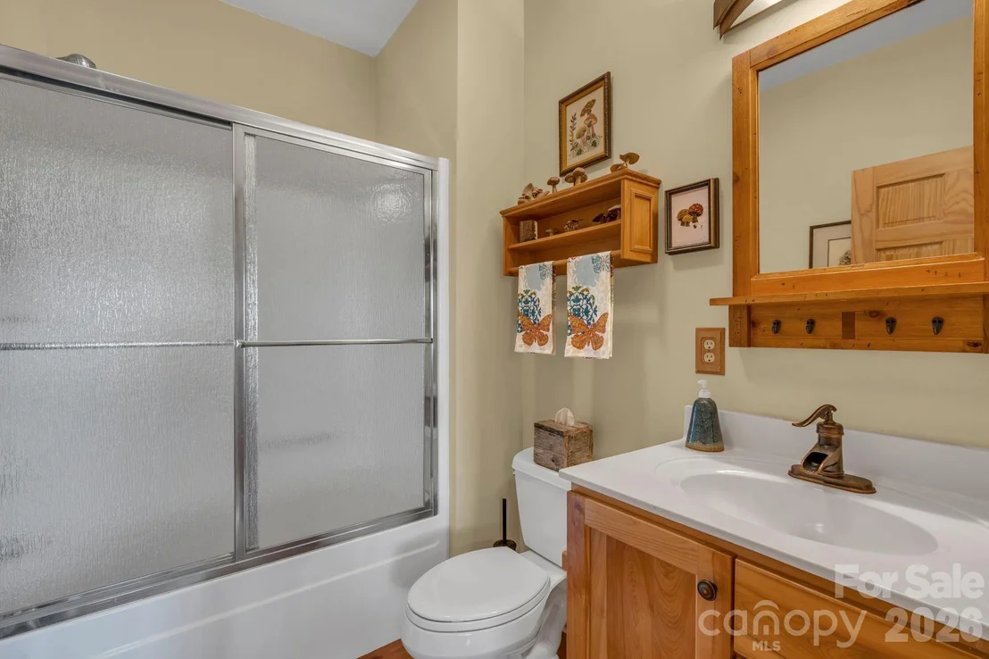Photo of 4880 Nightingale Lane