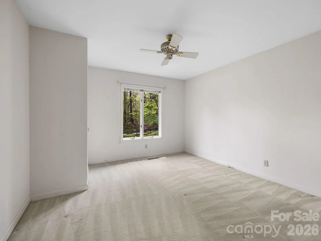 Photo of 140 Meadowlark Drive