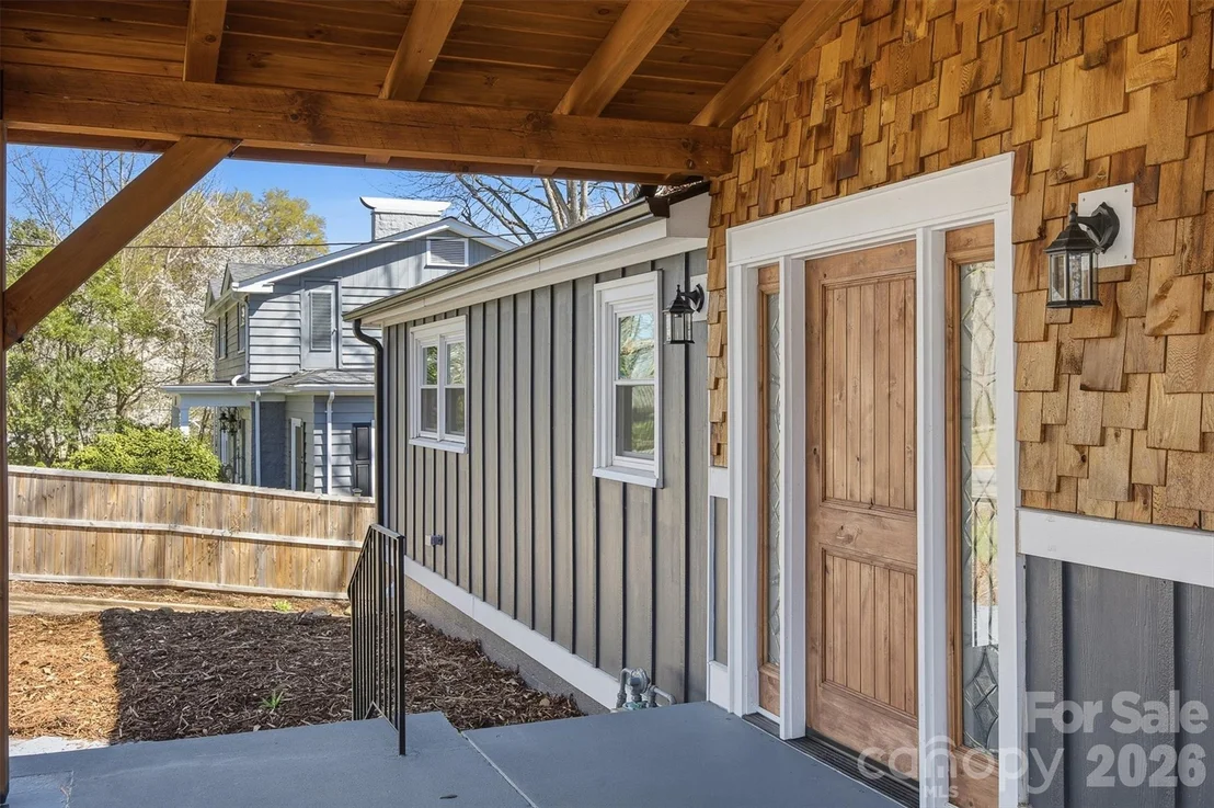 Photo of 223 W Park Drive
