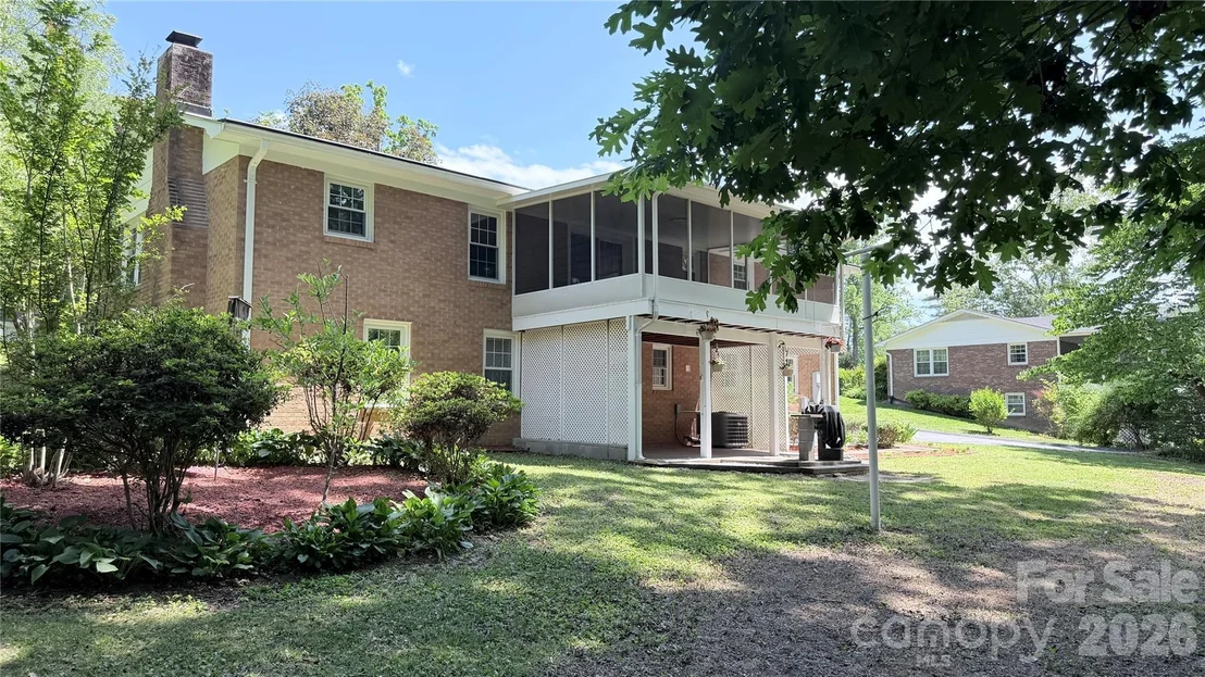 Photo of 123 Castleton Lane