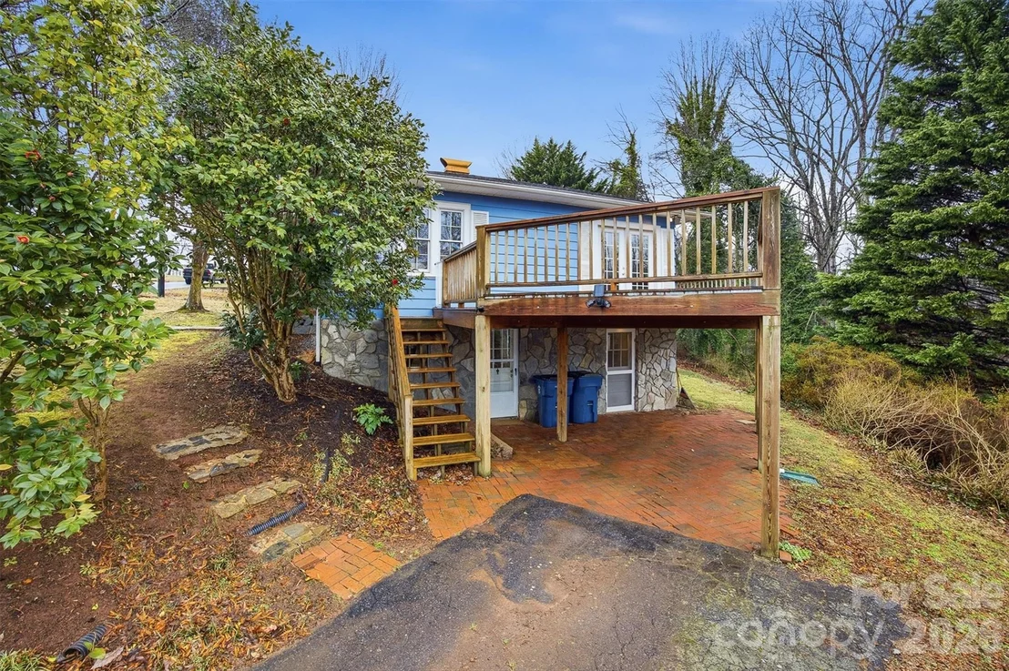 Photo of 44 Forest Avenue