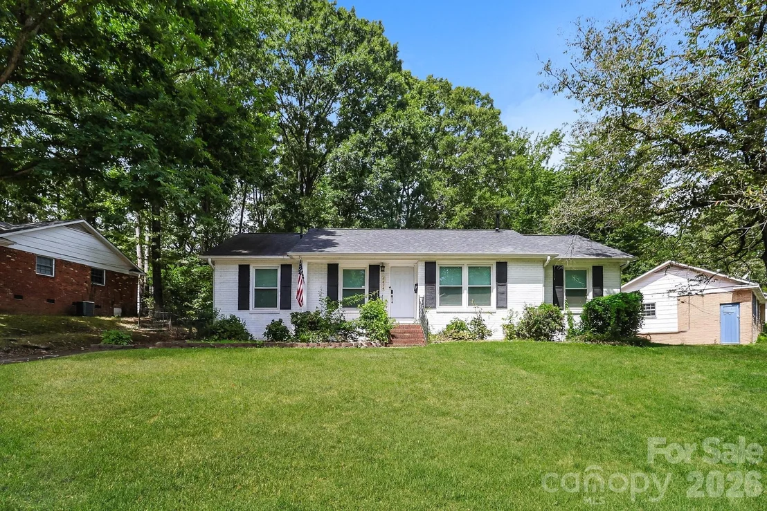 Photo of 6424 Springfield Drive