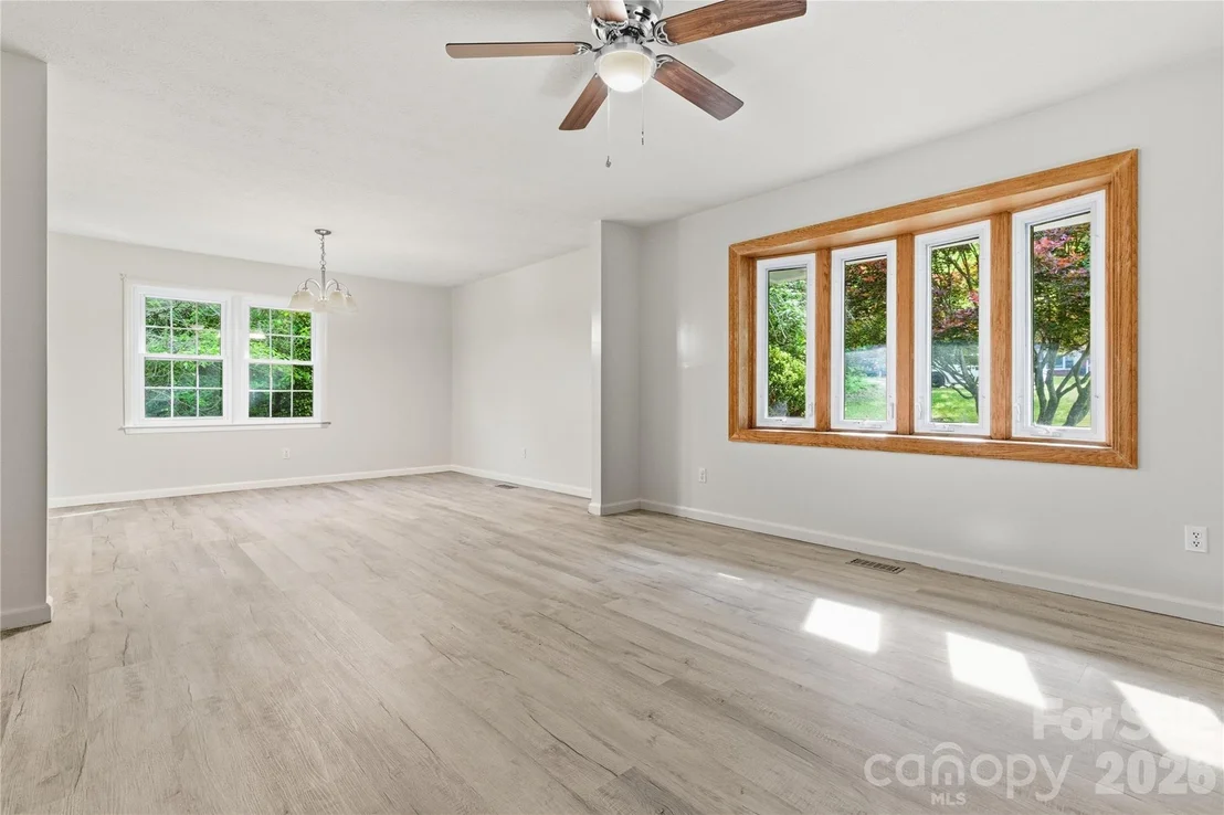Photo of 123 Castleton Lane