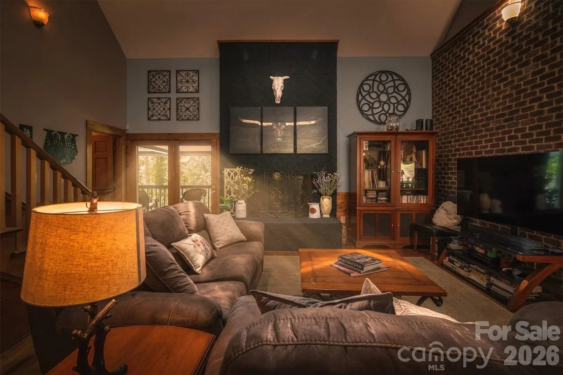 Photo of 105 Winchester Drive
