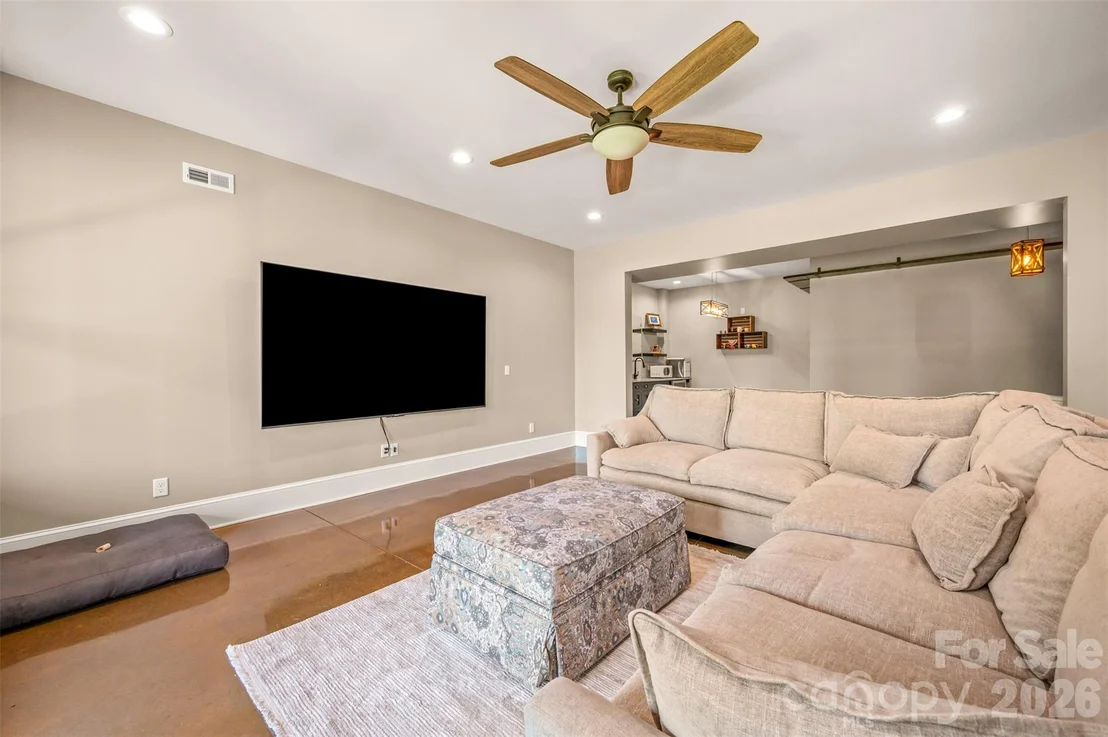 Photo of 398 Mapleton Lane