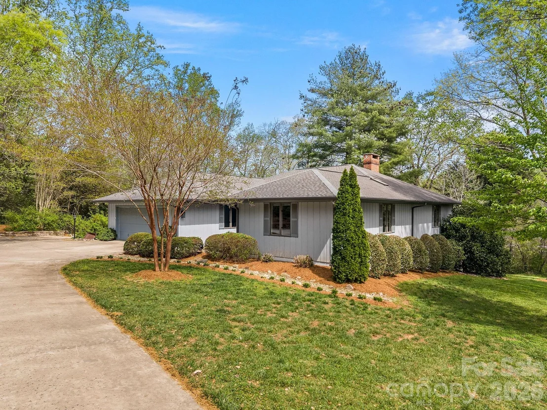 Photo of 140 Meadowlark Drive
