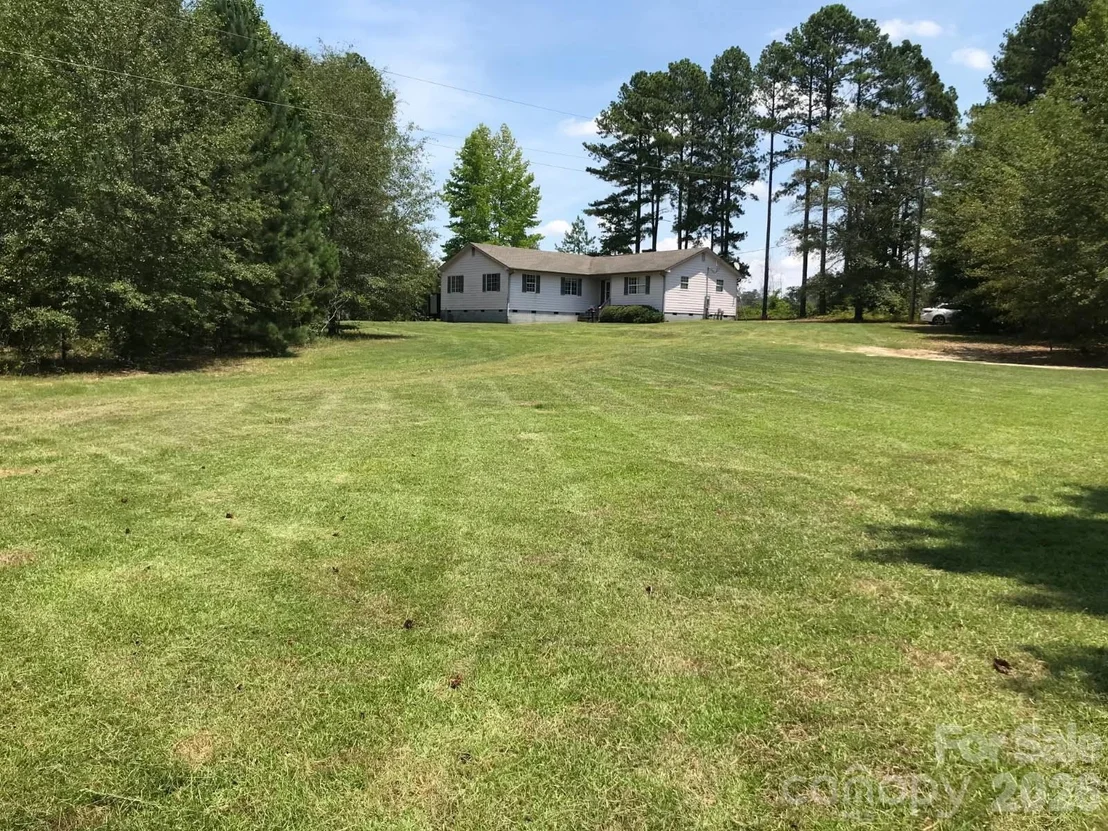 Photo of 1097 Stadium Road