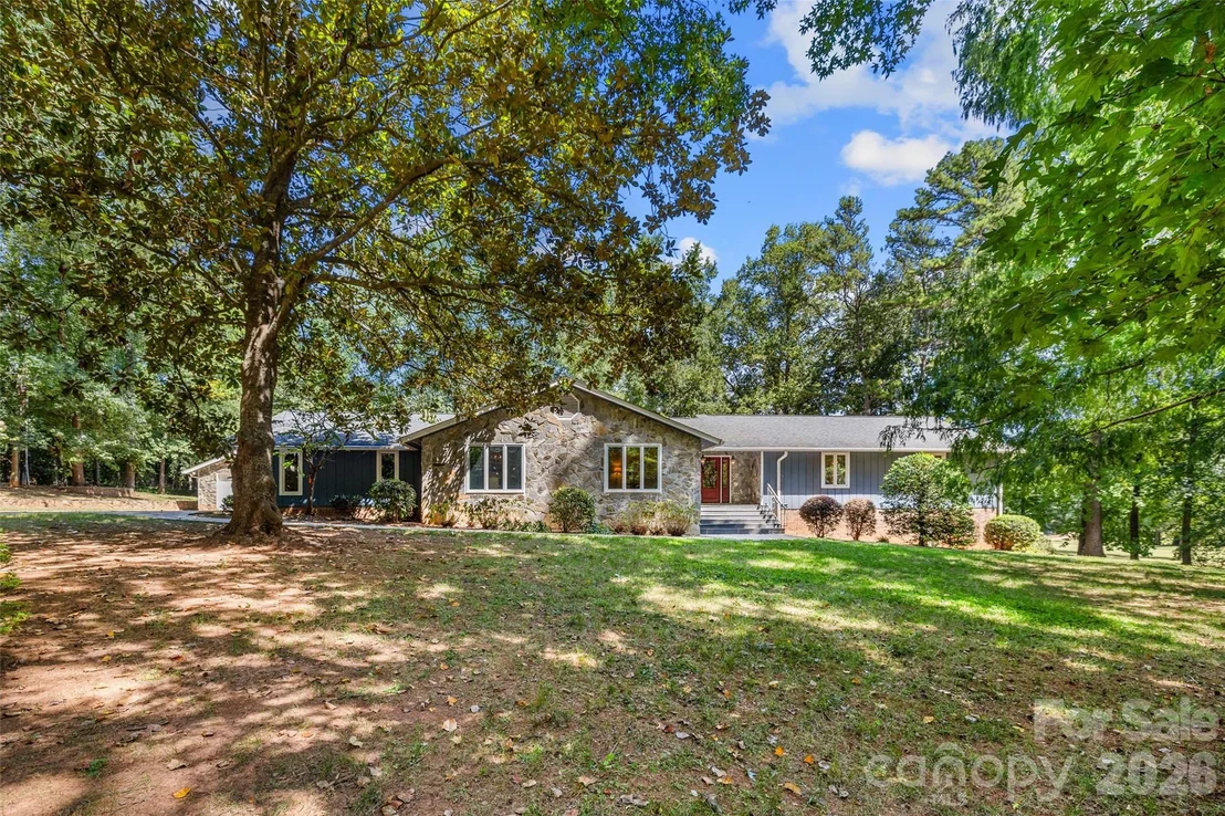Photo of 600 Fairway Drive