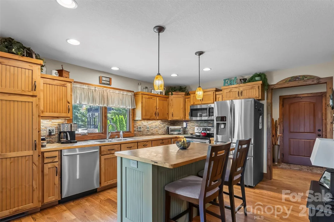 Photo of 590 Larkhaven Drive