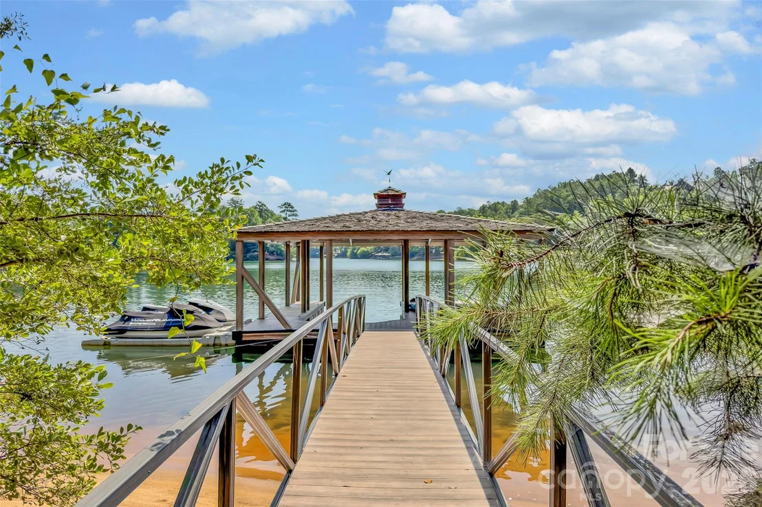 Photo of 246 Long Ridge Road