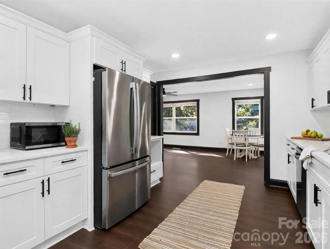Photo of 2736 Royston Road