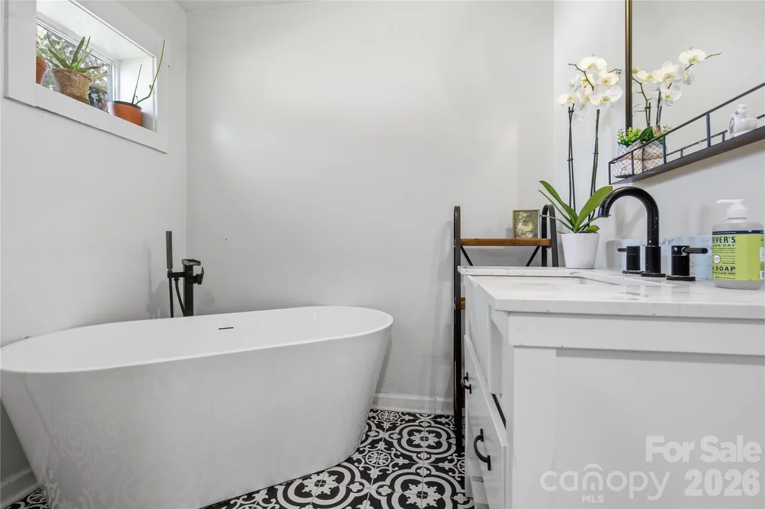 Photo of 169 Greenbriar Drive