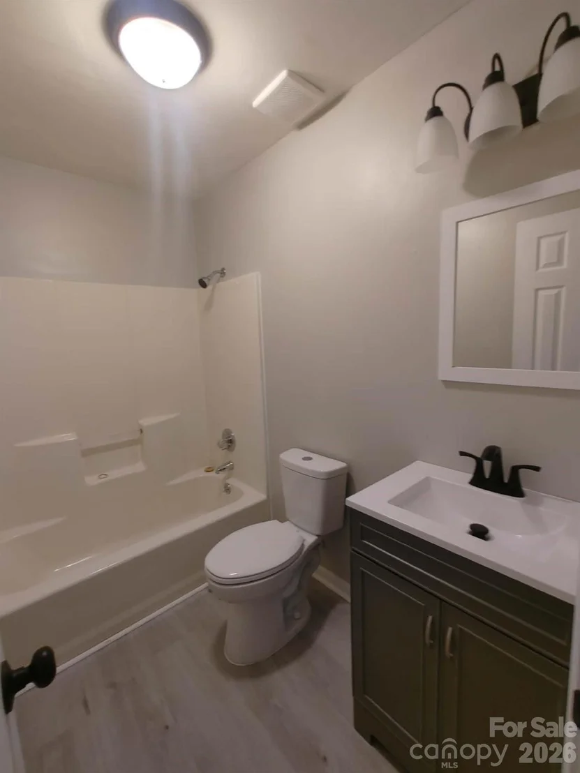 Photo of 702 Harmon Road