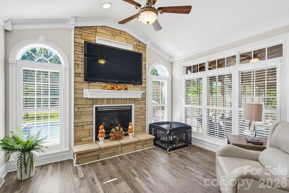 Photo of 1177 Springlake Road