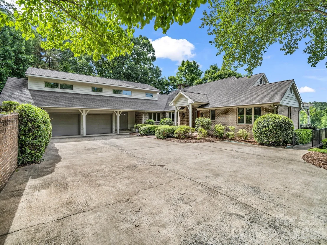 Photo of 1870 Palmer Road