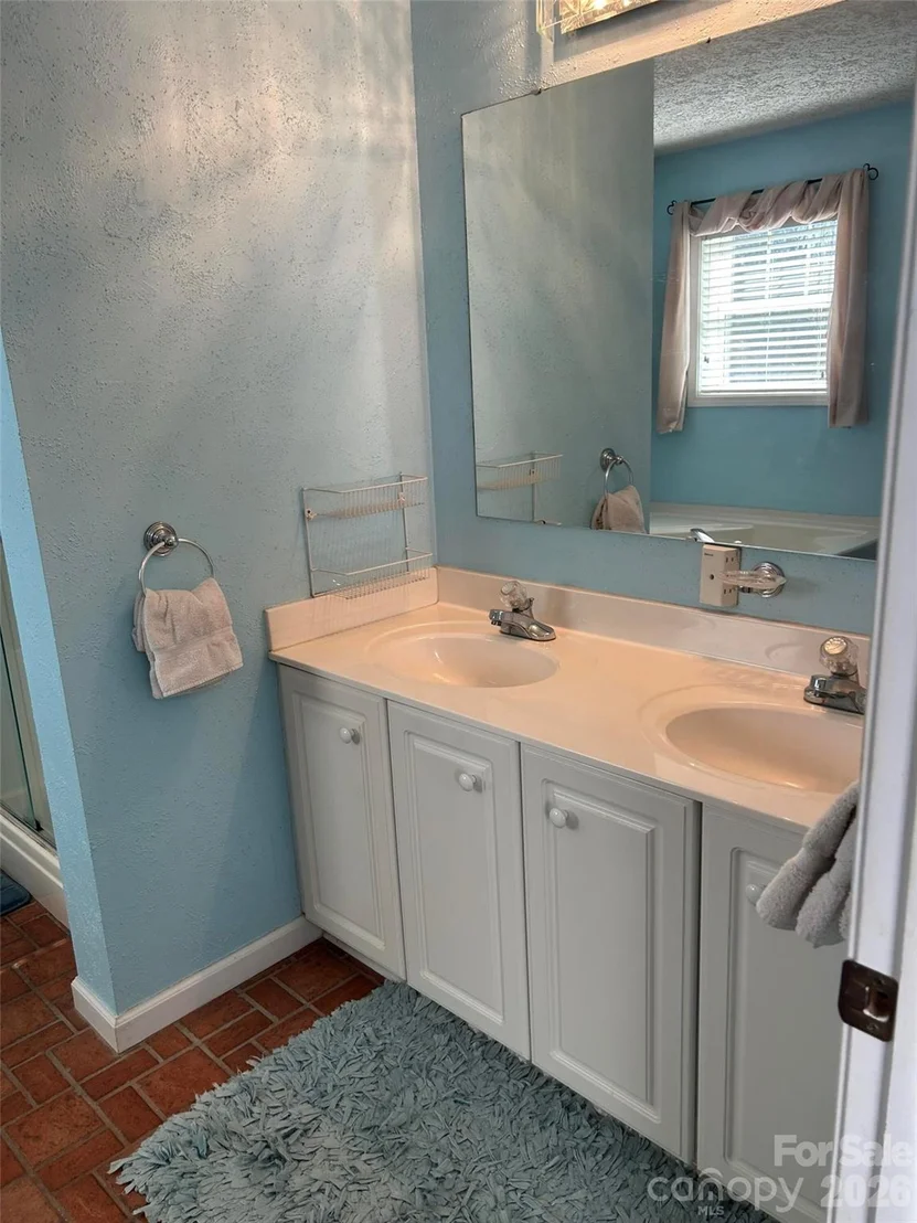 Photo of 323 Swamp Fox Drive