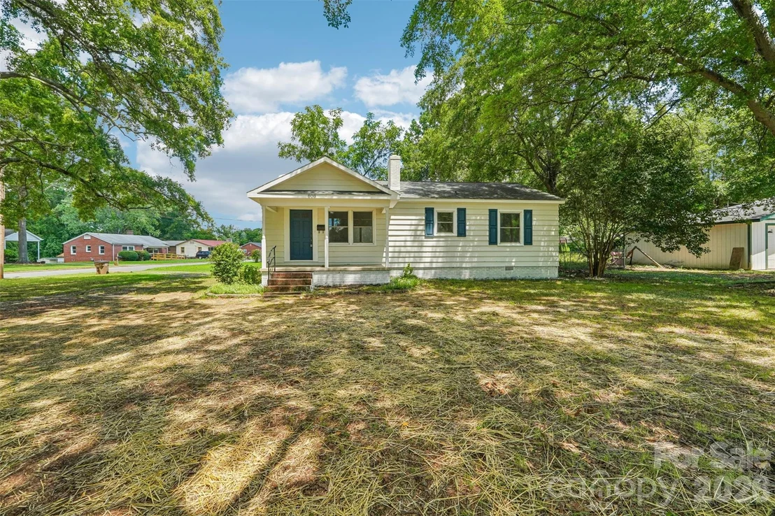 Photo of 808 Lowery Street