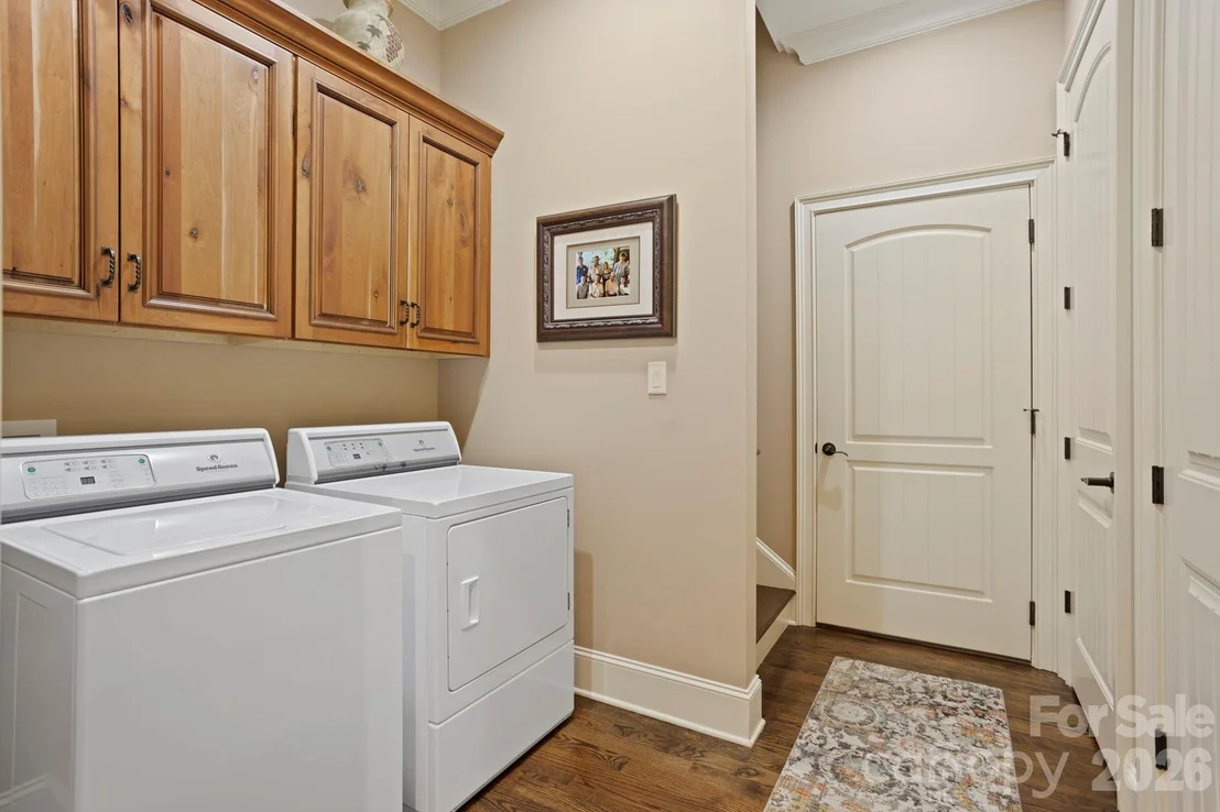 Photo of 390 Shipman Parkway