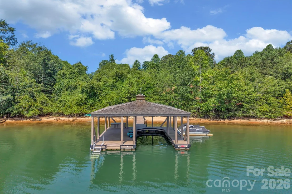 Photo of 246 Long Ridge Road