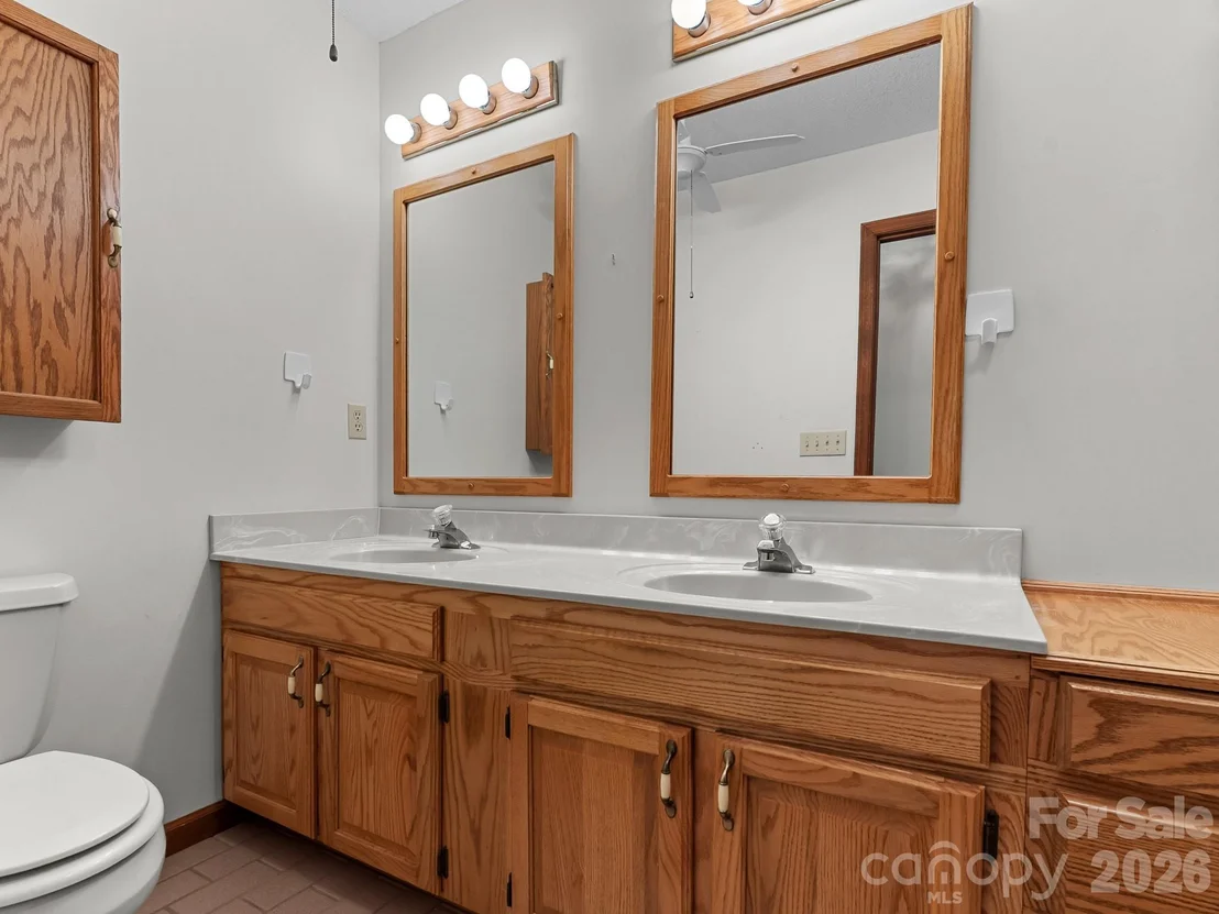 Photo of 220 Wingfield Way