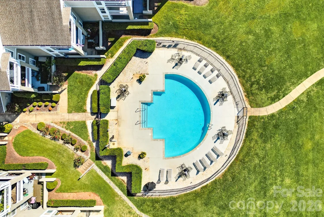 Photo of 1338 Torrence Circle