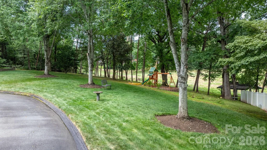 Photo of 3740 Pinecrest Drive NE
