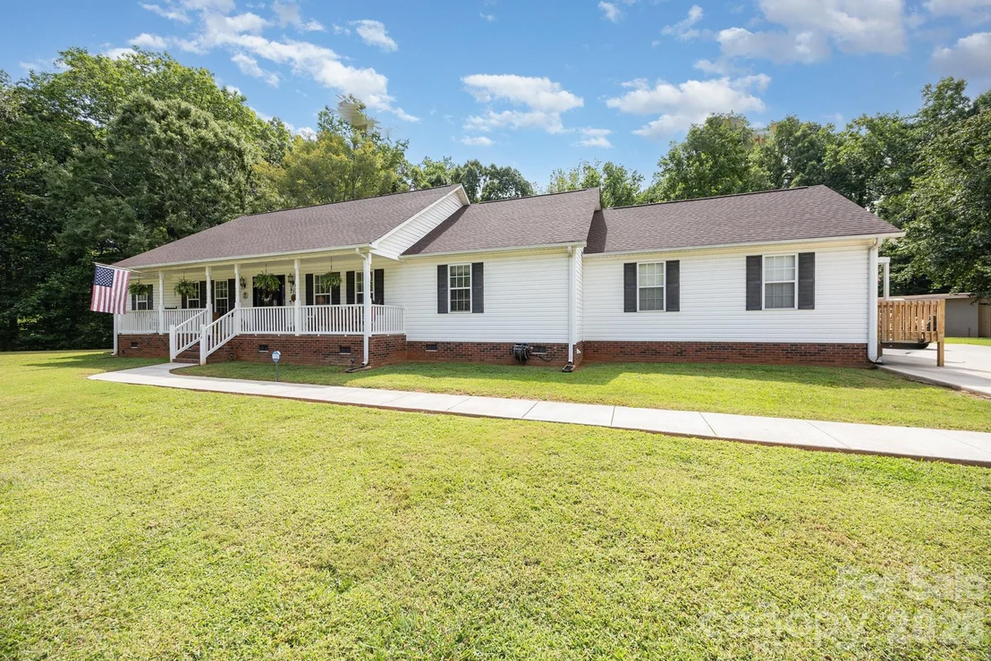 Photo of 715 Candlewick Drive