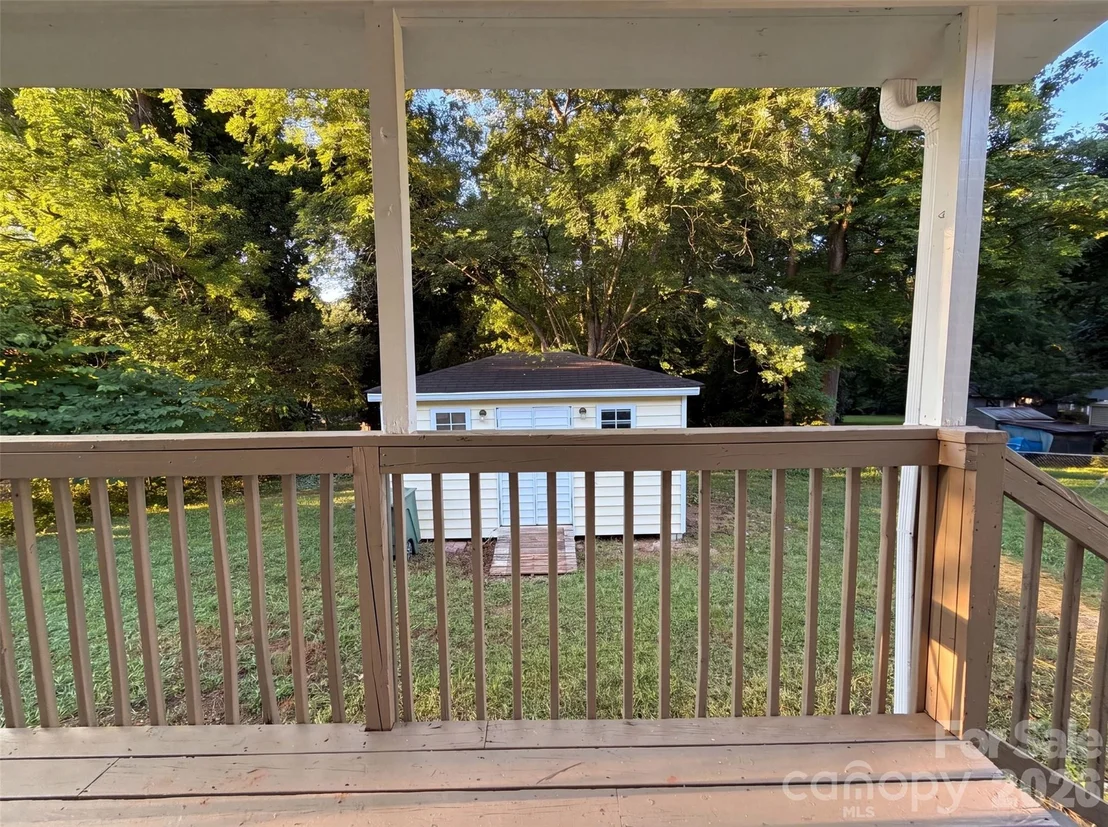 Photo of 1413 Westside Drive