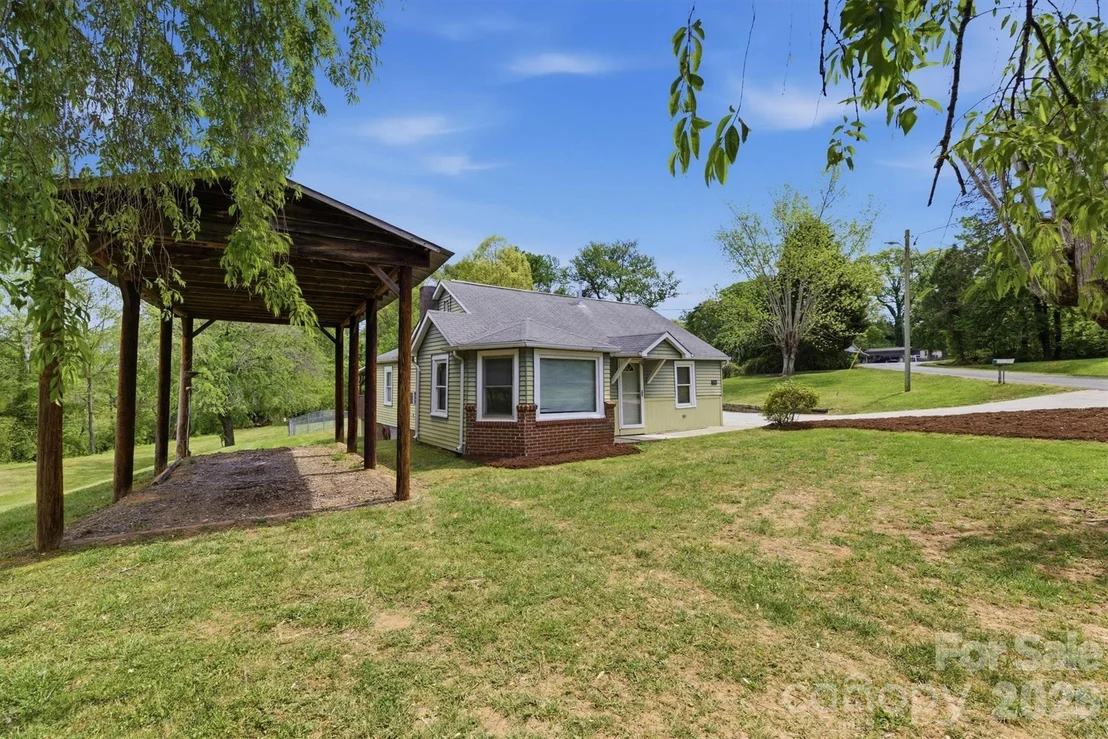 Photo of 2566 Andrews Circle