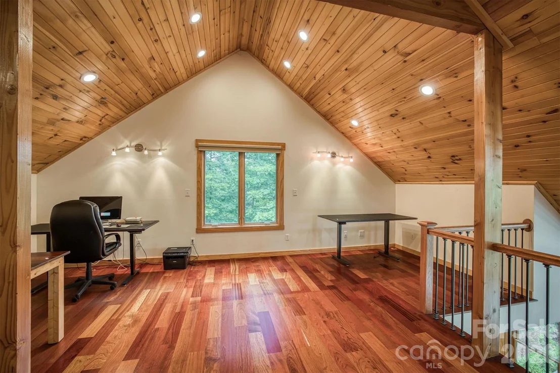 Photo of 5162 Beech Bluff Drive