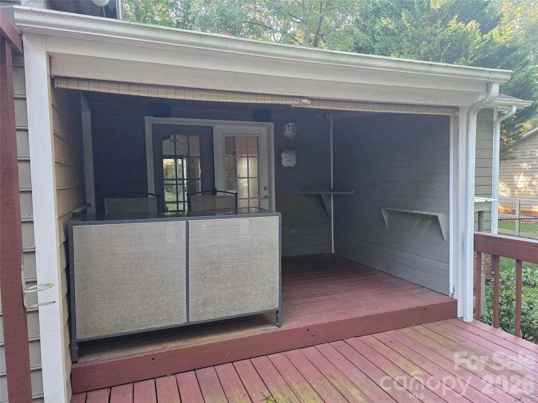 Photo of 1190 Landsdowne Drive
