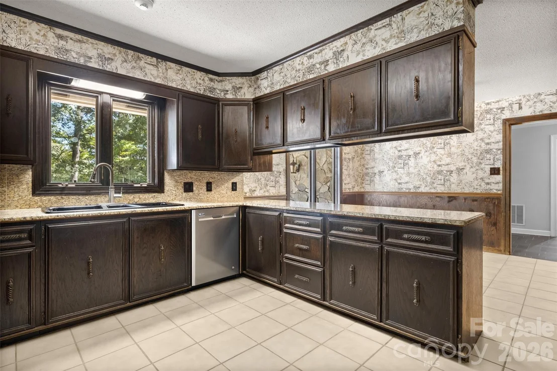 Photo of 600 Fairway Drive