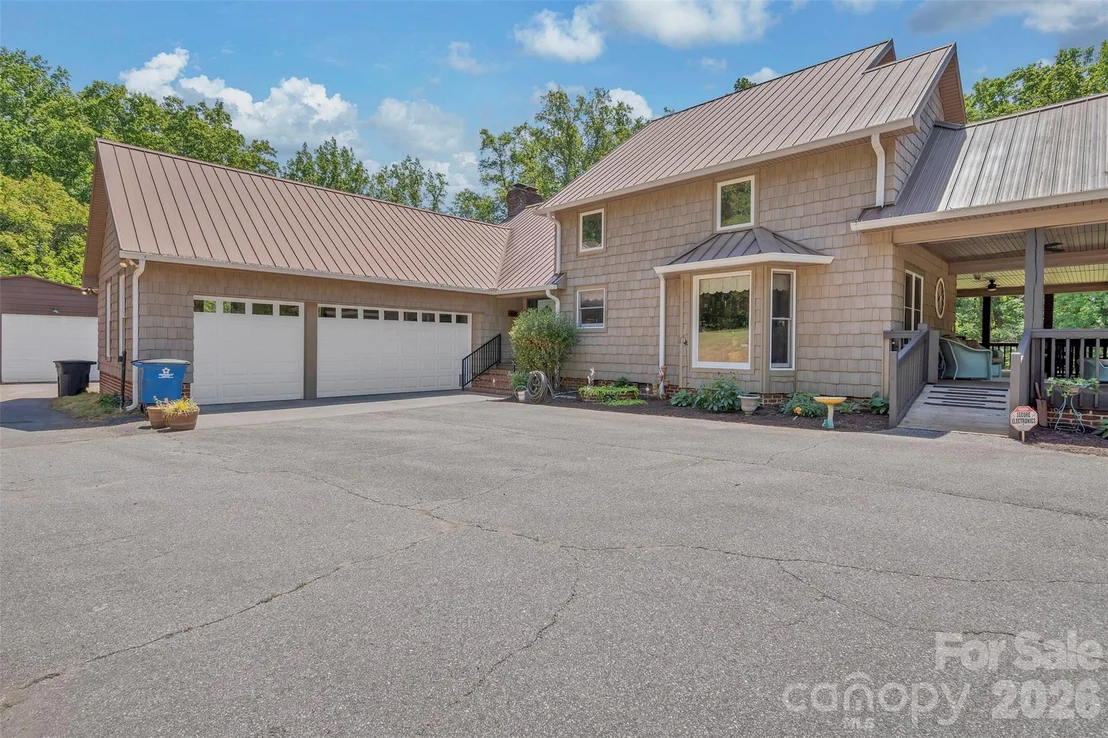 Photo of 105 Winchester Drive