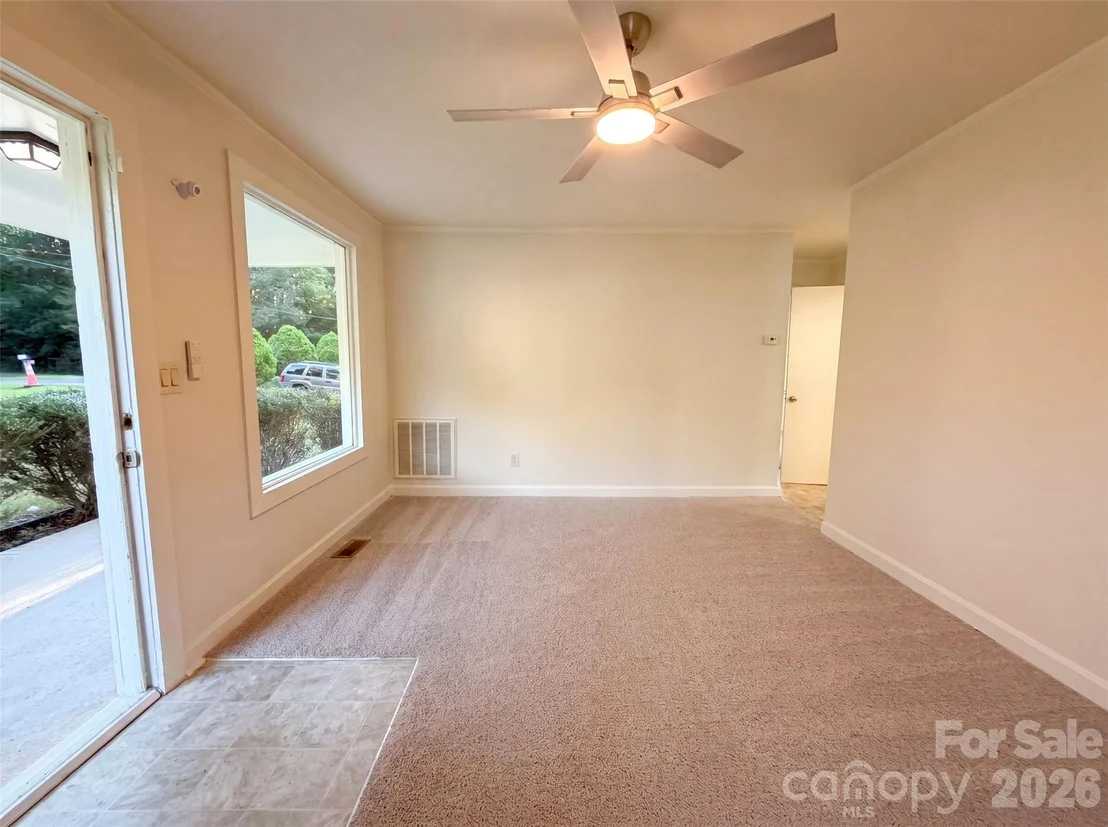 Photo of 1413 Westside Drive