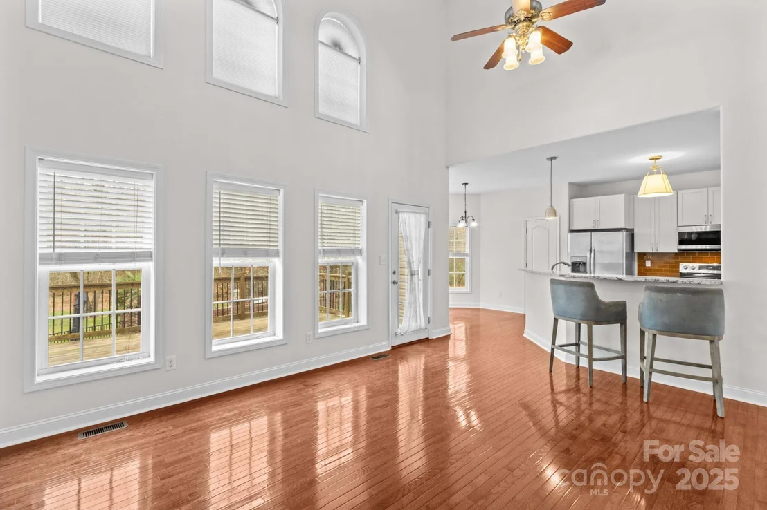 Photo of 415 Autumnlight Drive