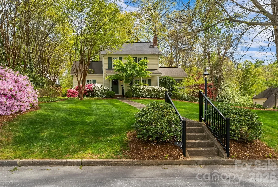 Photo of 115 Riverside Court