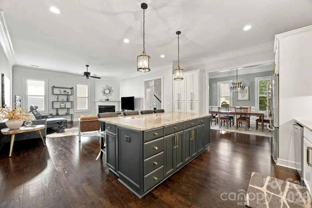 Photo of 720 Loretto Lane