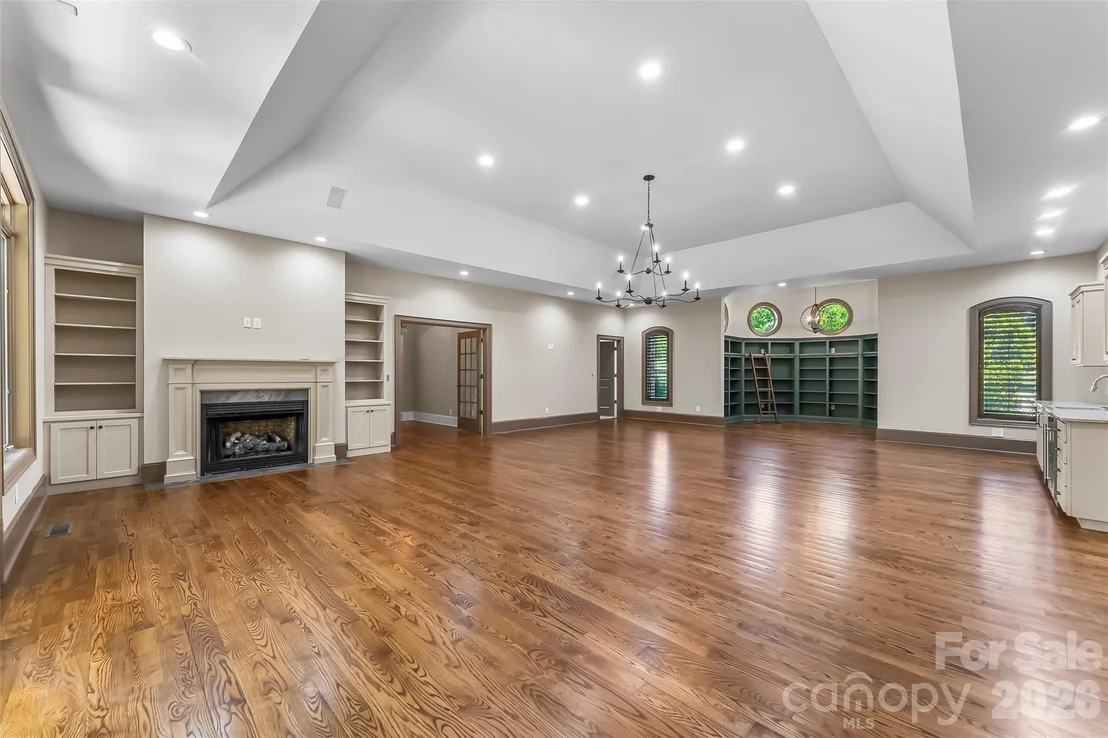 Photo of 1090 Pearidge Road
