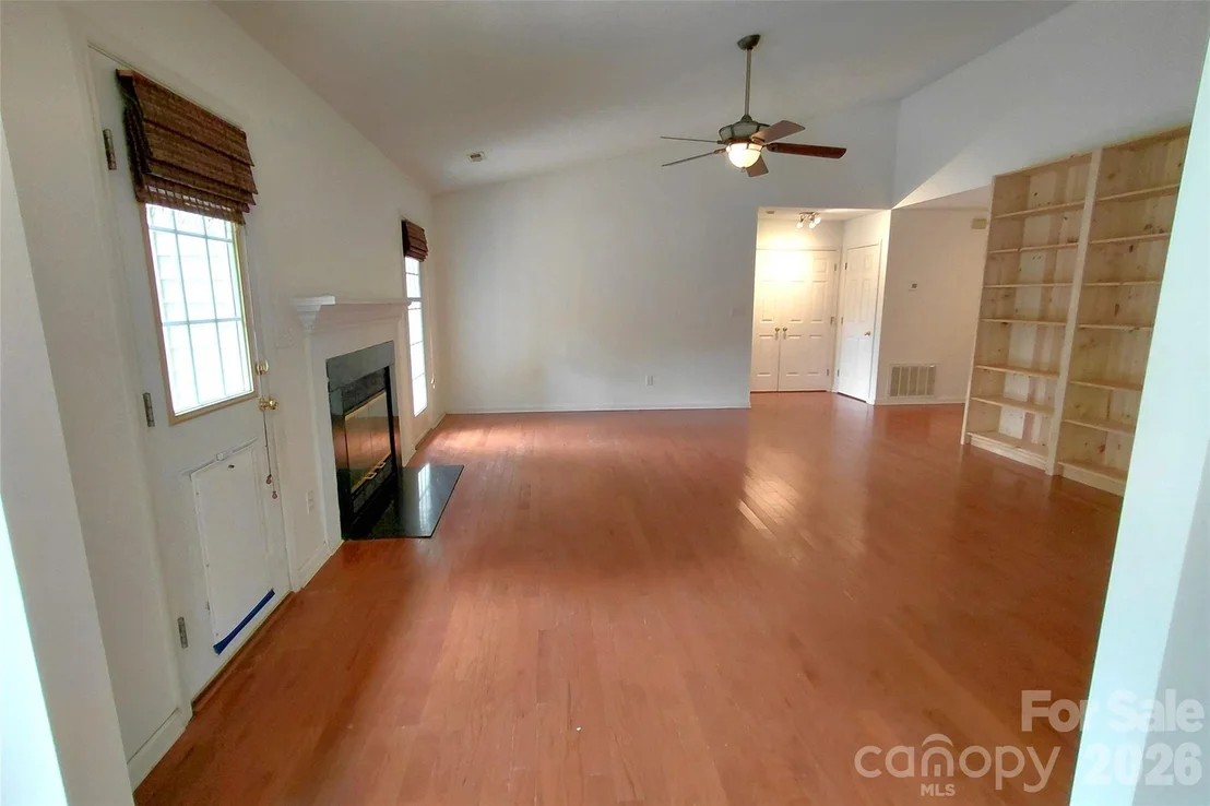 Photo of 1016 Thorncrest Drive