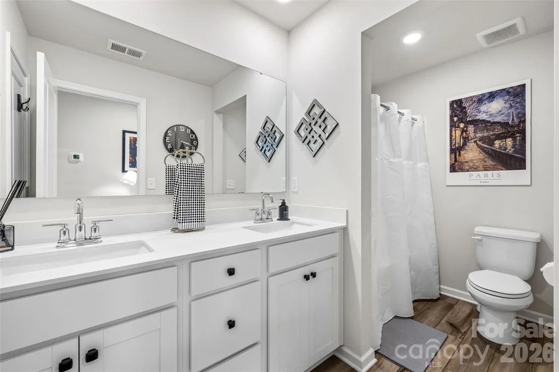 Photo of 1210 Old Fort Drive