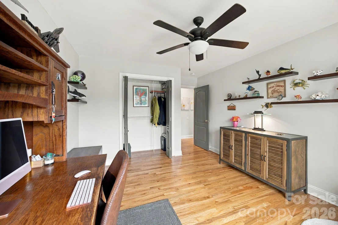 Photo of 1463 Brookstone Drive