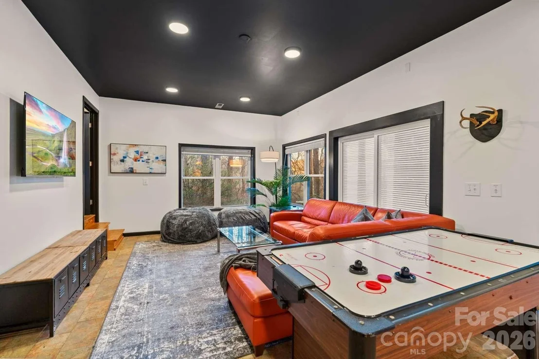 Photo of 19 Holly Crest Lane