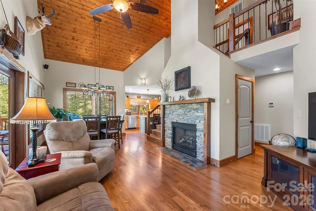 Photo of 590 Larkhaven Drive