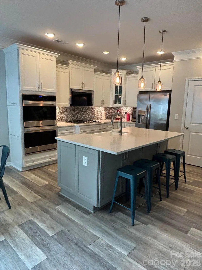 Photo of 5057 Devonshire Road