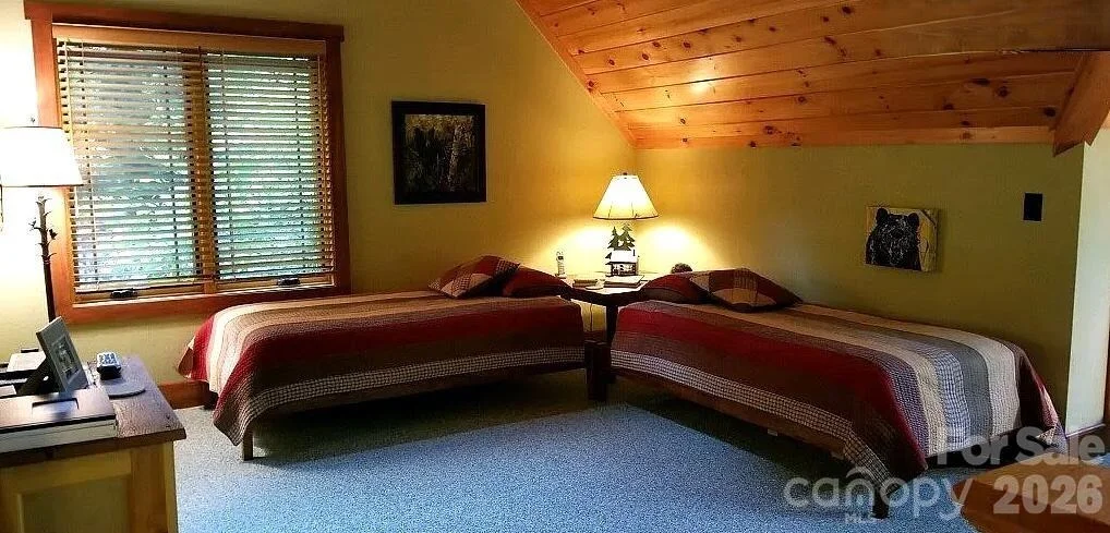 Photo of 811 Hemlock Drive