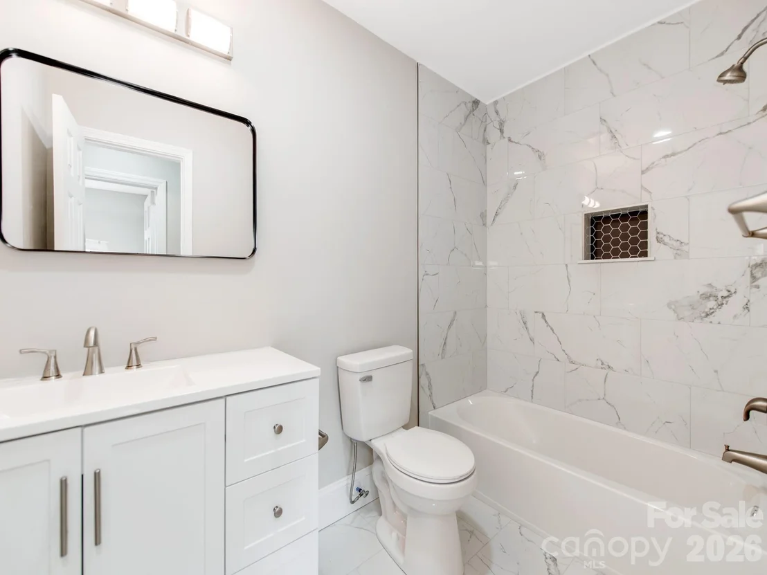 Photo of 2025 Birchcrest Drive