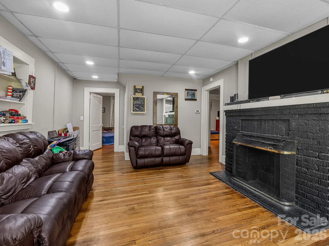 Photo of 110 Grady Avenue